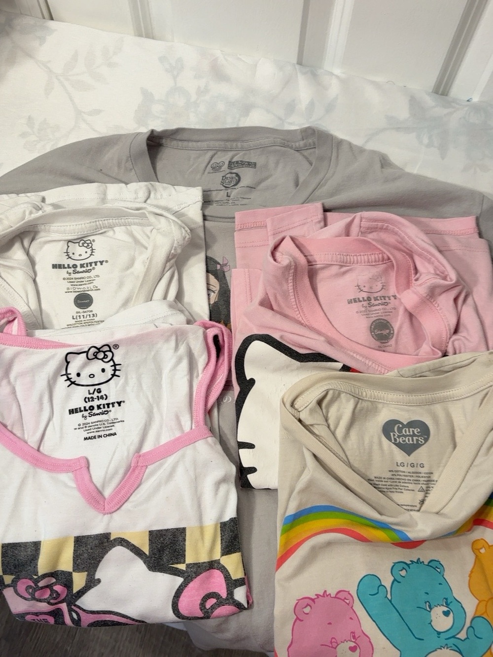 Hello Kitty Girls Pink, White & Cream Graphic Tee & Tank Set - Picture 2 of 11
